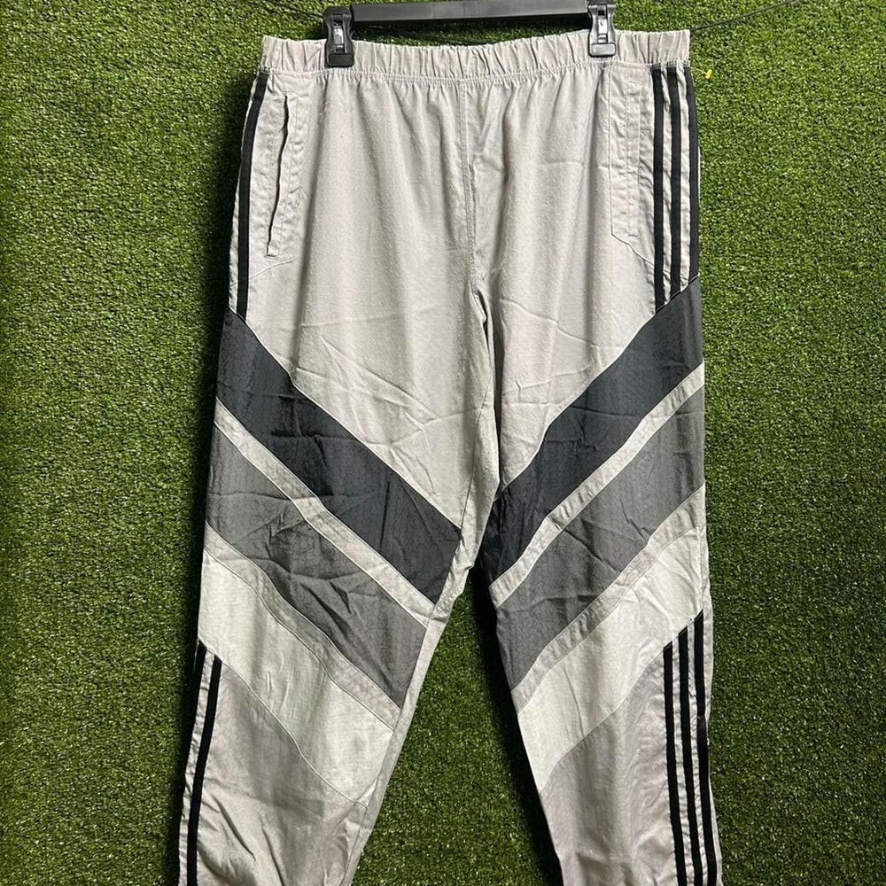 Adidas-originals Men's Grey Joggers-tracksuits